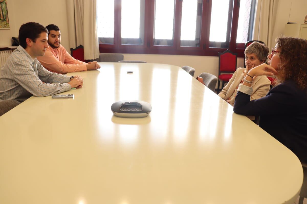 Els consellers generals del PS en la trobada amb l'alcalde de la Seu d'Urgell, Joan Barrera