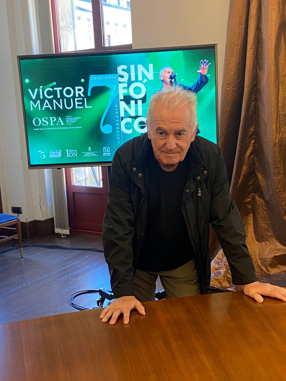 Víctor Manuel, este jueves, en la presentación del triple concierto en la Laboral.