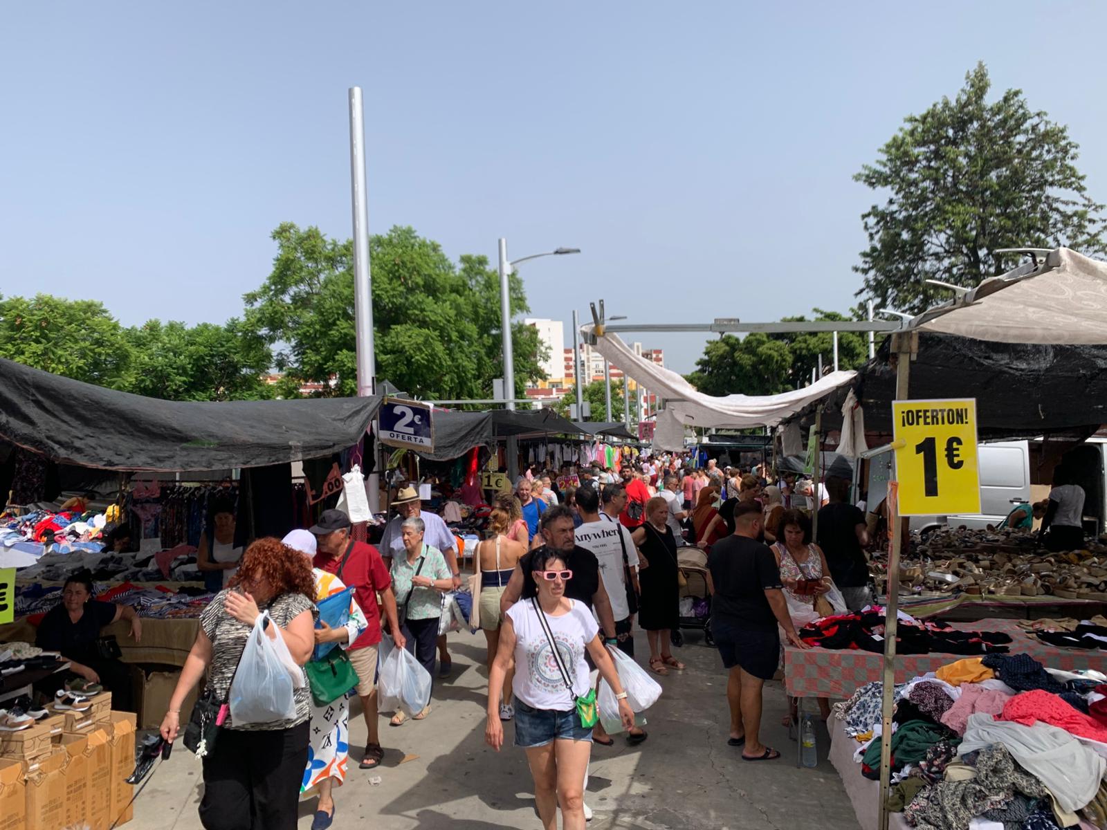 Mercadillo de los martes en Algeciras