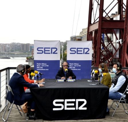 Hoy por Hoy Bilbao desde el Puente Bizkaia, en su 127 cumpleaños