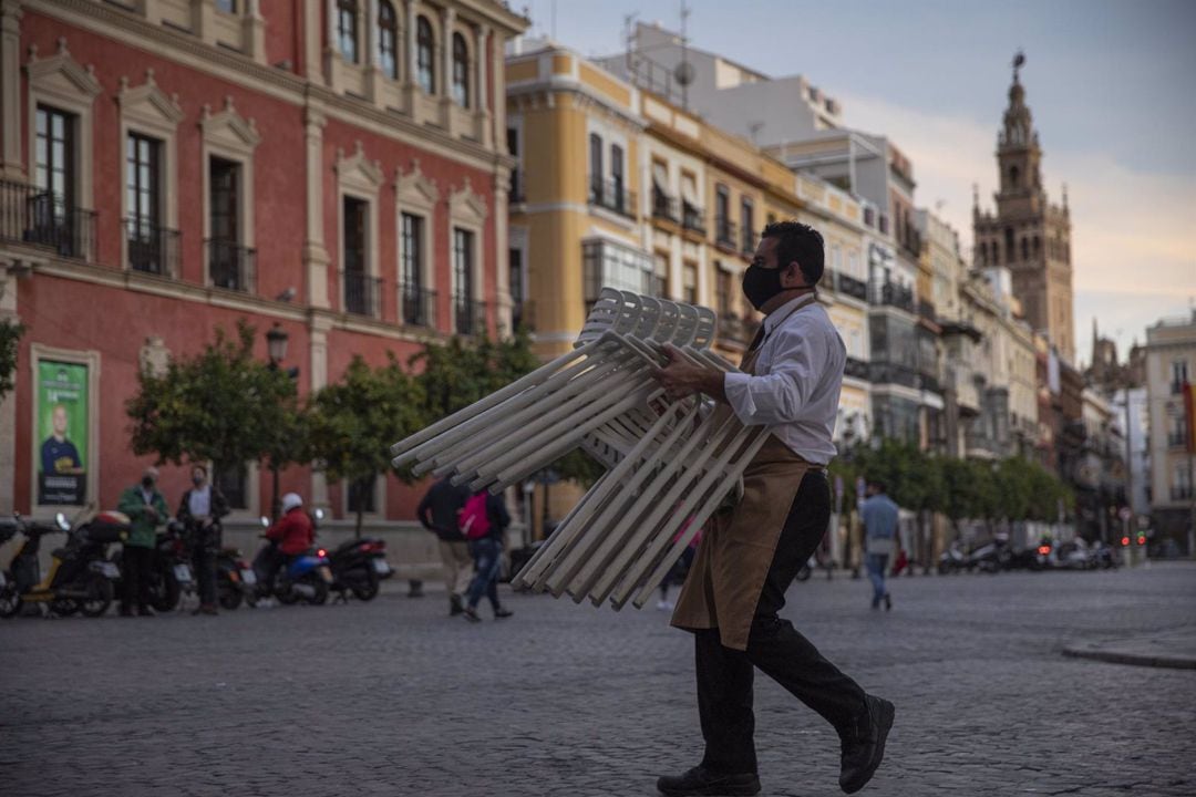 Trabajador de la hostelería sevillana