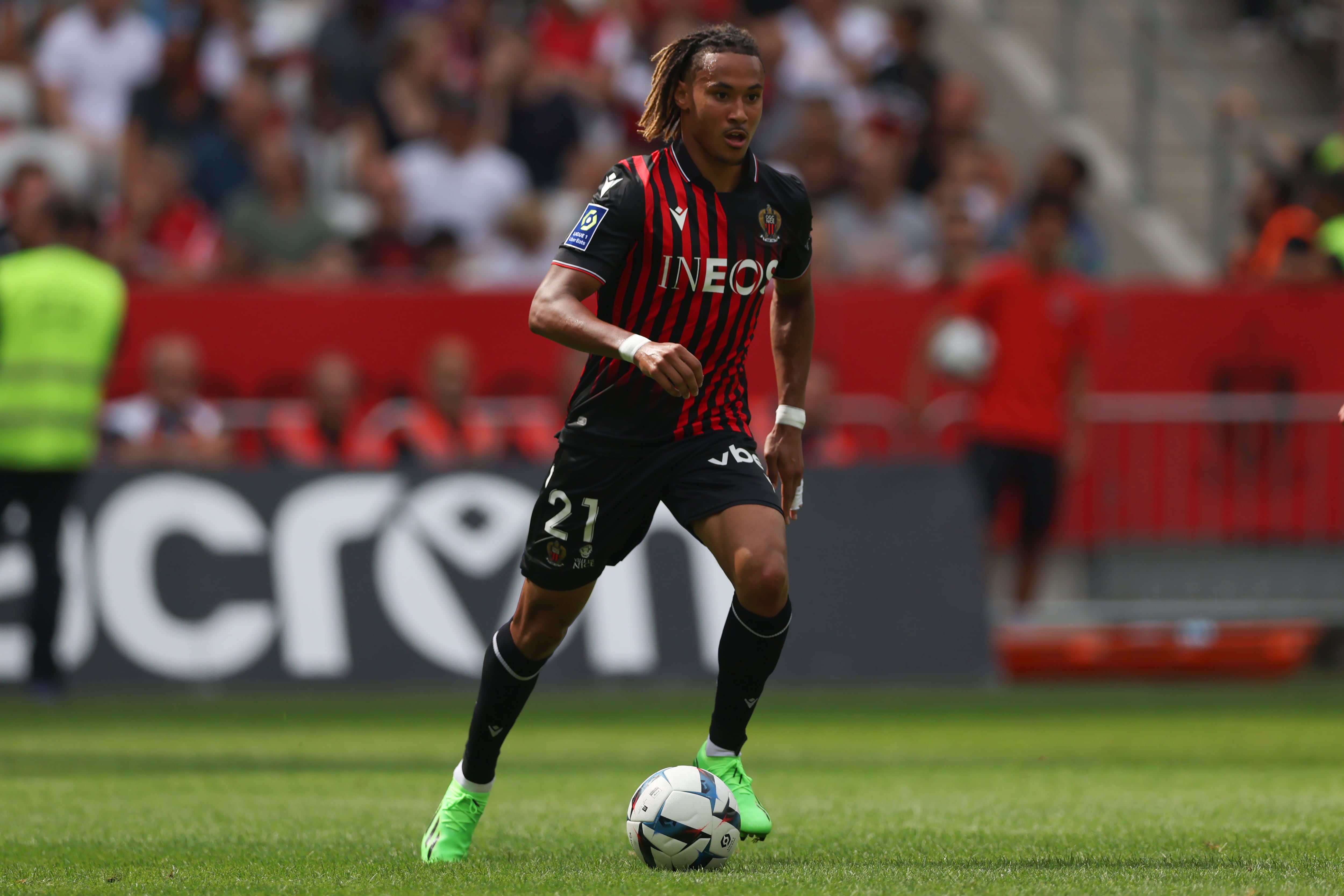 Alexis Beka Beka, jugador del OGC Nice, durante un partido