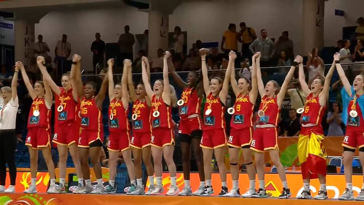 La barbastrense Marina Mata se cuelga la plata en el Mundial de Hungría sub-17