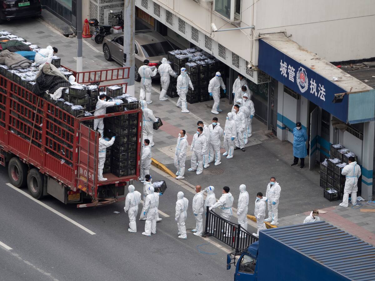 China decide prorrogar el confinamiento indefinido en Shangai por el repunte de casos de COVID-19