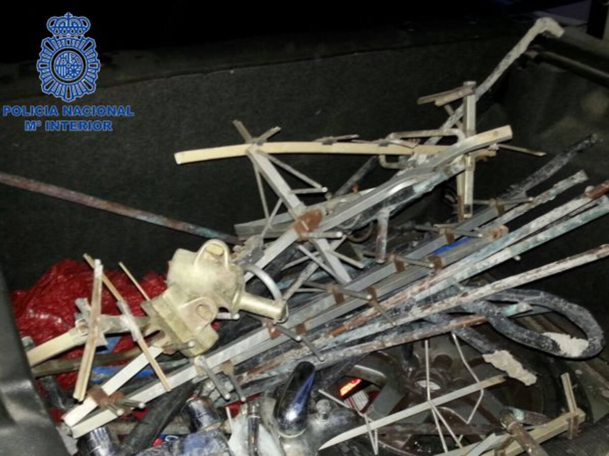 4 detenidos en Hellín por robar en una parcela