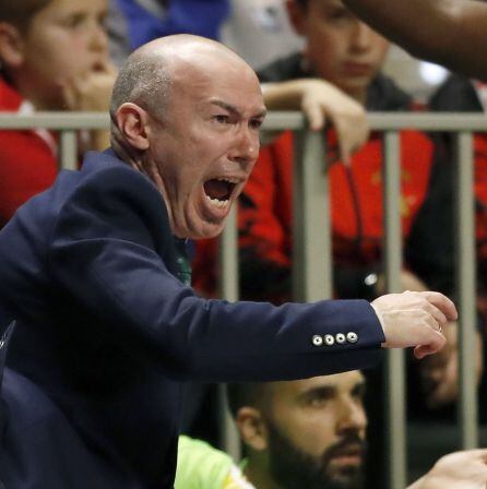 El entrenador del Jaén FS, Daniel Rodríguez, durante un momento del partido.