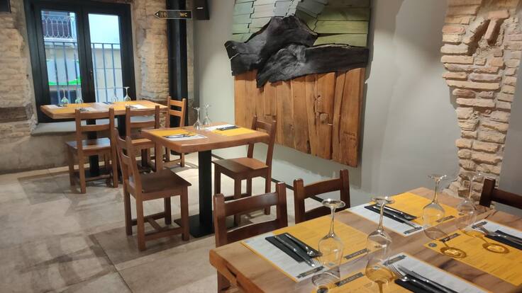 Primer día de reapertura del interior de los bares al 30% de aforo (17/12/2020)