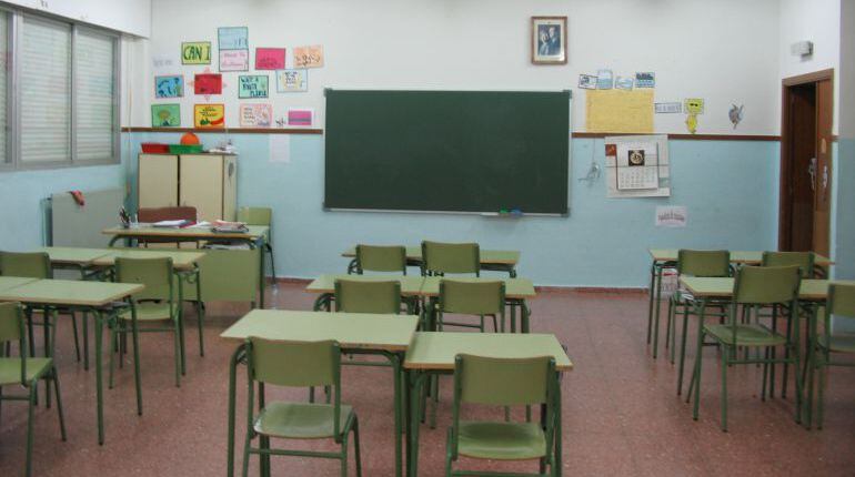 Una clase vacía de un centro educativo de Castellón