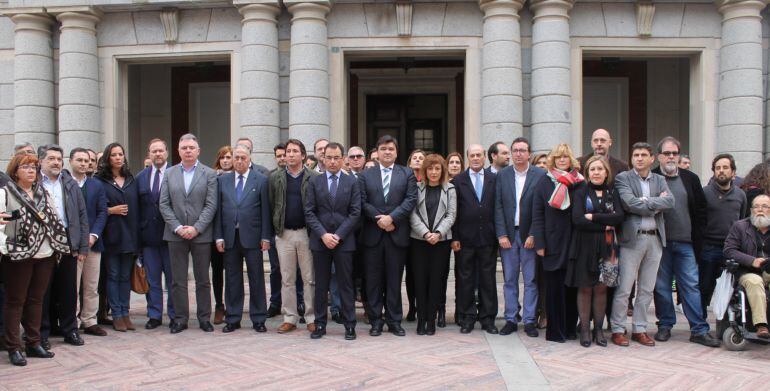 Minuto de silencio en Huelva por atentados de Bélgica.