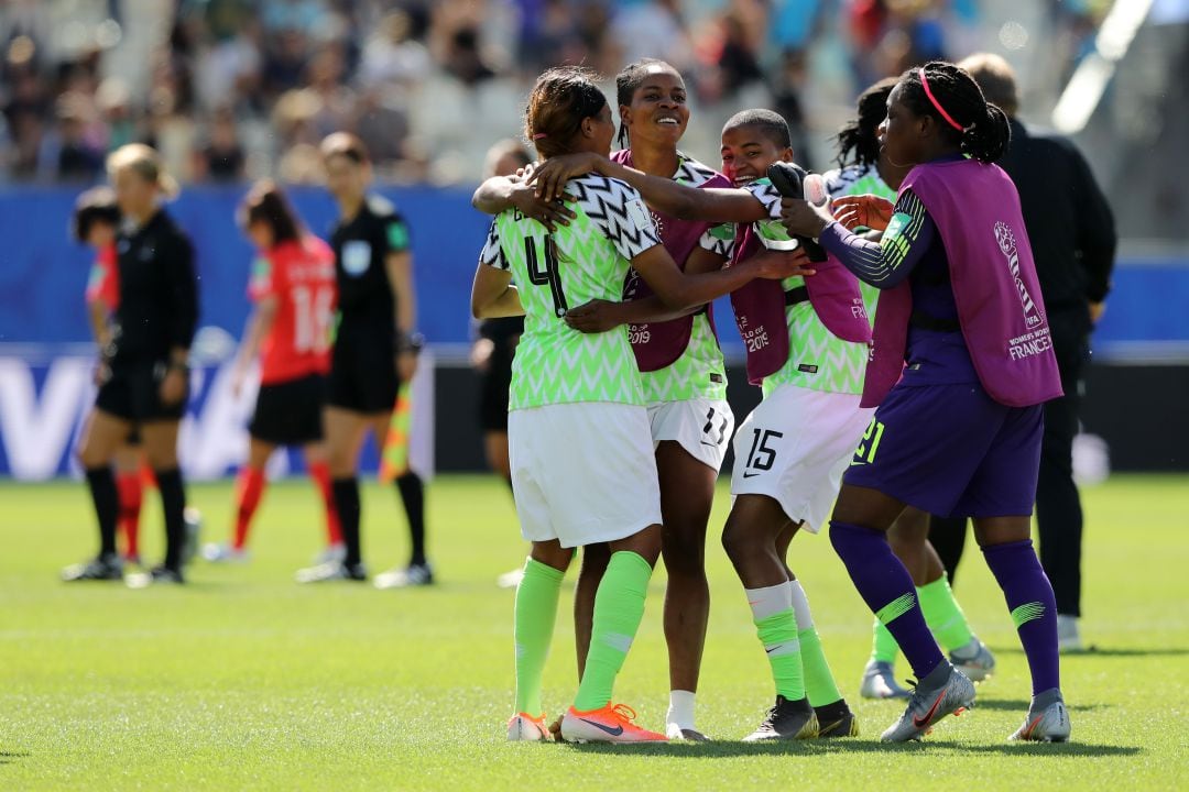 Las jugadoras de Nigeria celebran la victoria ante Corea del sur