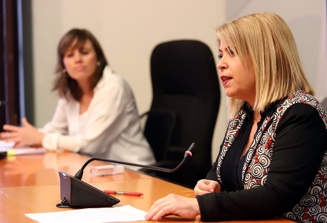 Mamen Sánchez, alcaldesa de Jerez y Laura Álvarez, delegada municipal de Economía