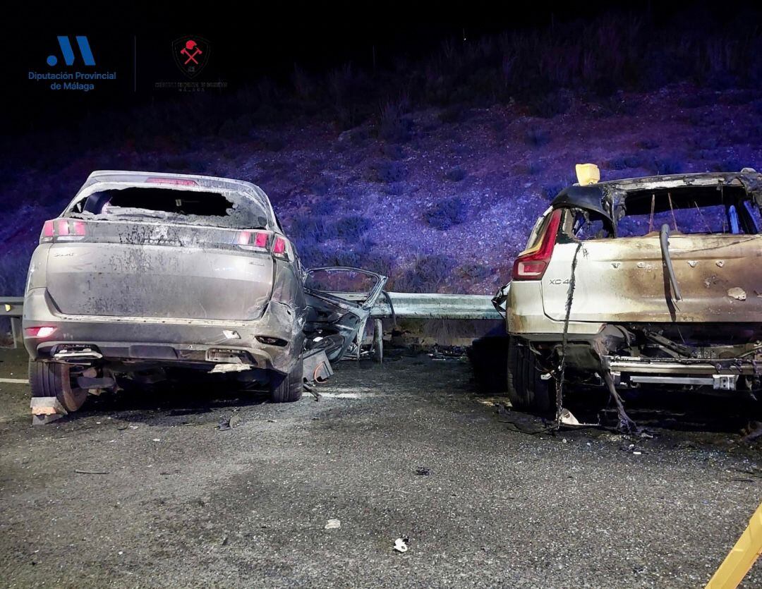 Así quedaron los vehículos implicados en el accidente en la A-7 en Torremolinos (Málaga)