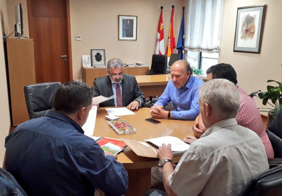 El Subdelegado del Gobierno en Burgos y rerpresentantes provinciales de CCOO y UGT