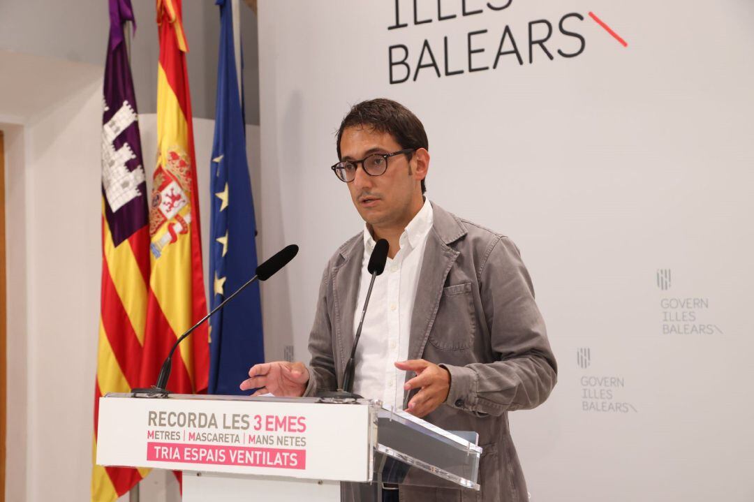 El portavoz del Govern, Iago Negueruela, durante una rueda de prensa.