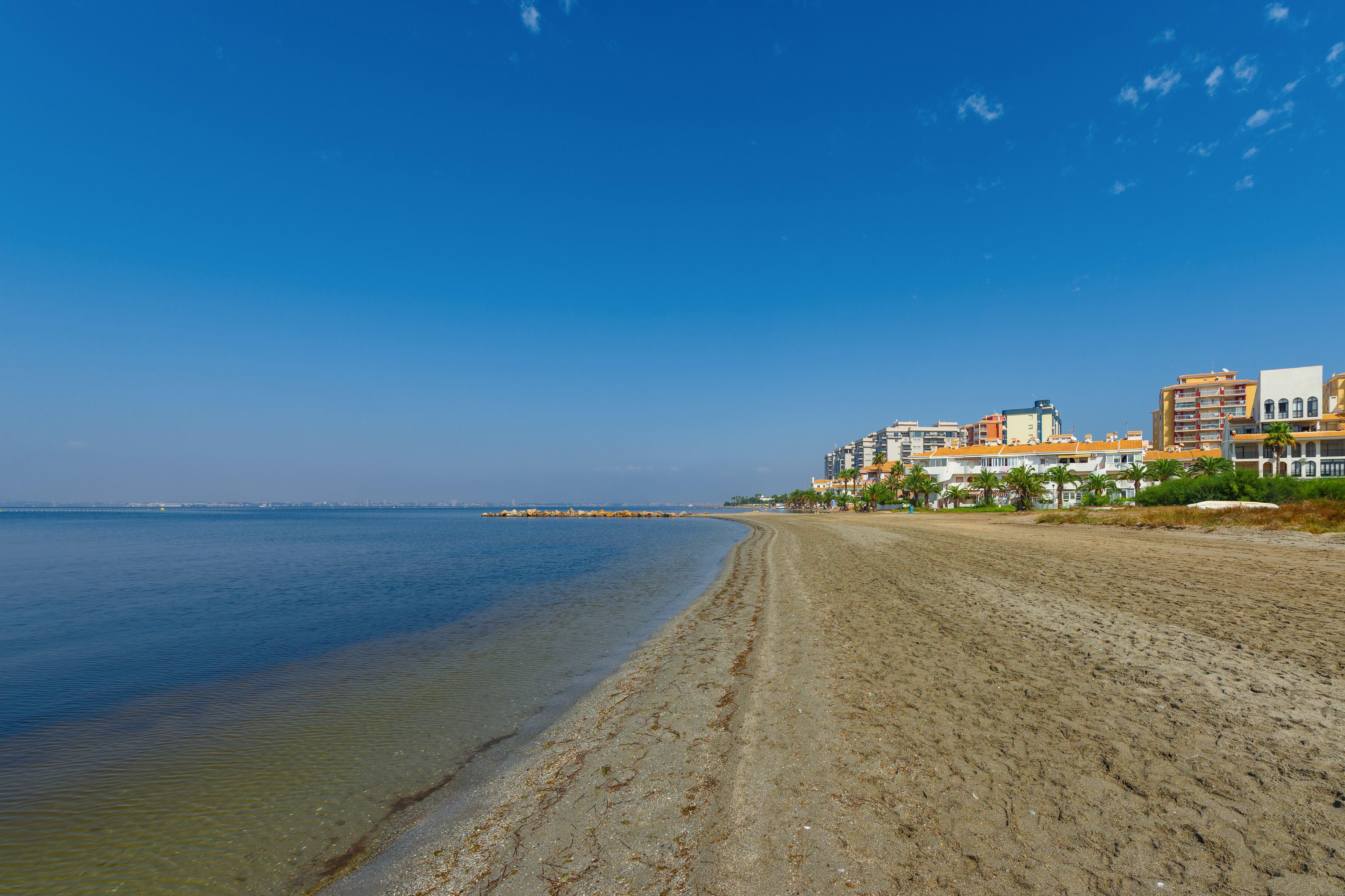 Viviendas a orilla del Mar Menor