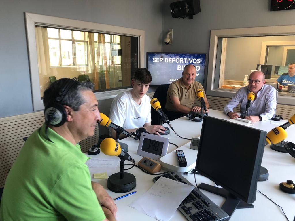 Ubal visita Radio Bilbao