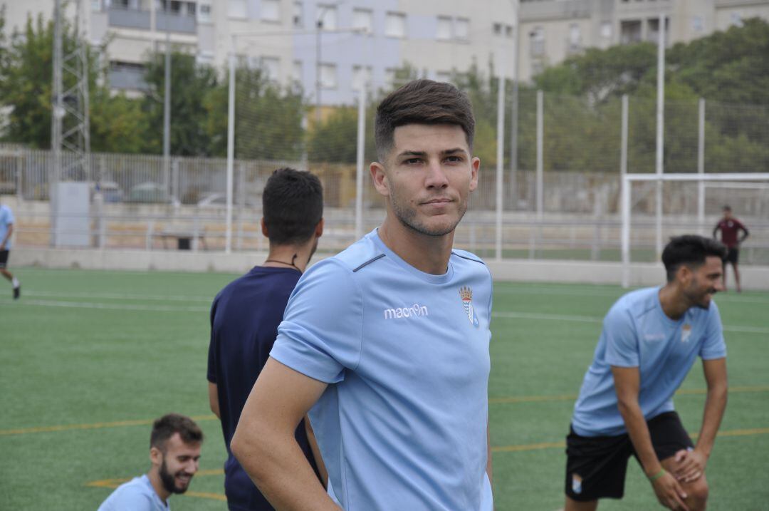 Brian Triviño durante un entrenamiento con el Xerez CD