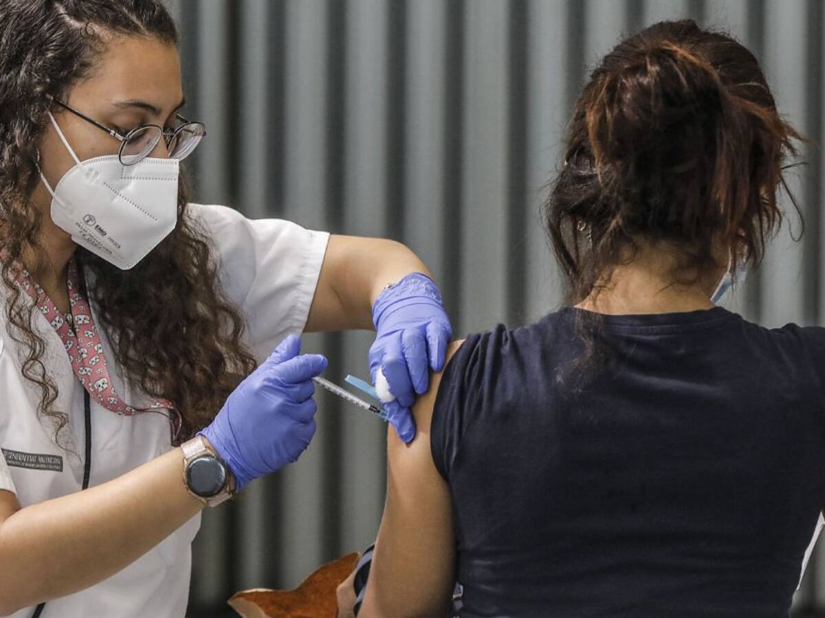 La incidencia sube casi 11 puntos y se sitúa en 82,02: Sanidad registra 43 nuevas muertes