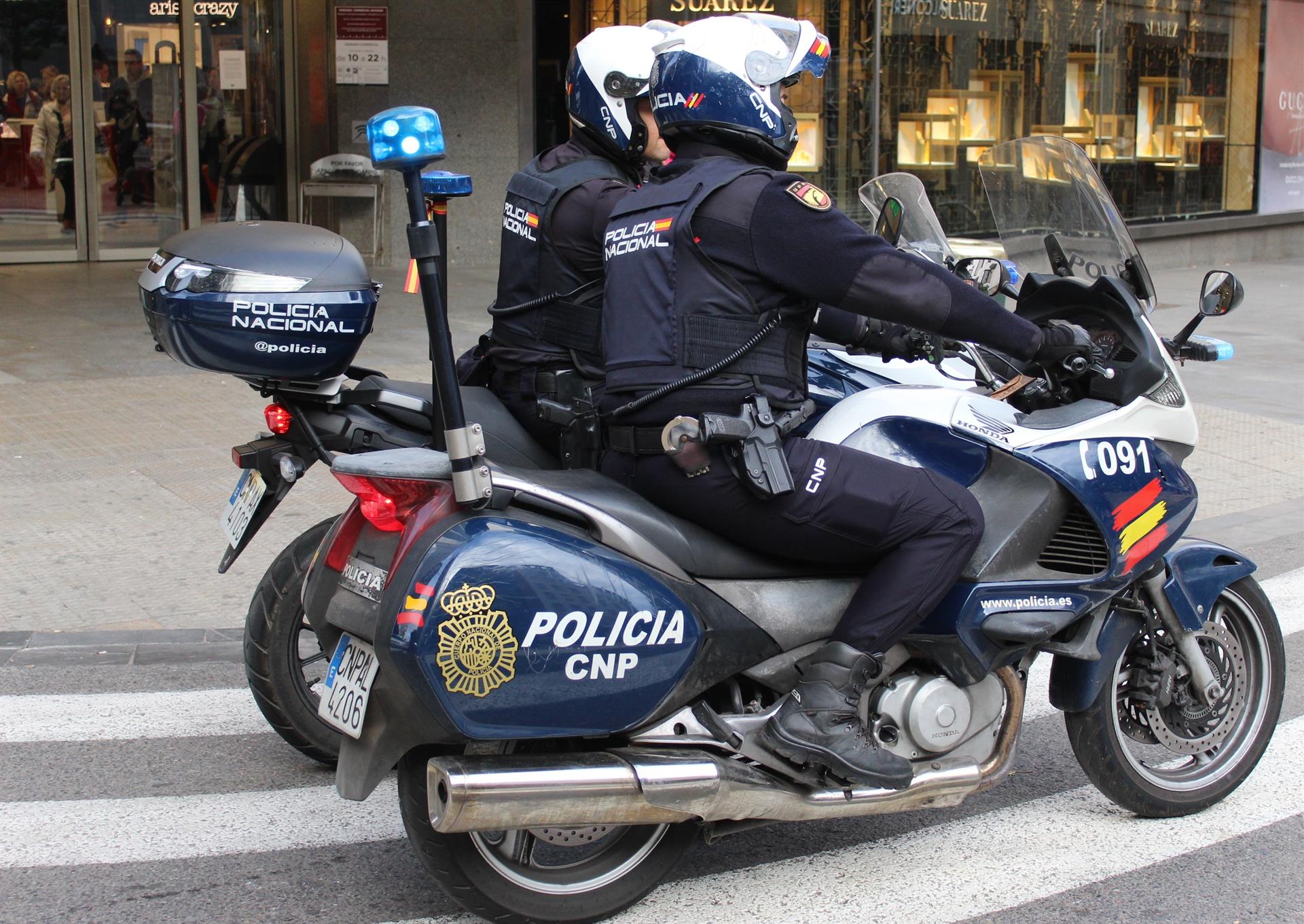 Detenida en València una mujer por agredir a su hijo con un arco de juguete tras enfadarse por unos deberes