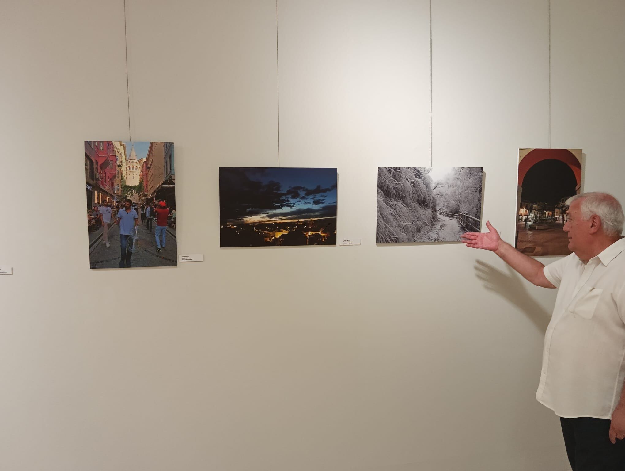 Tinín Bayo aporta cuatro fotografías a esta muestra