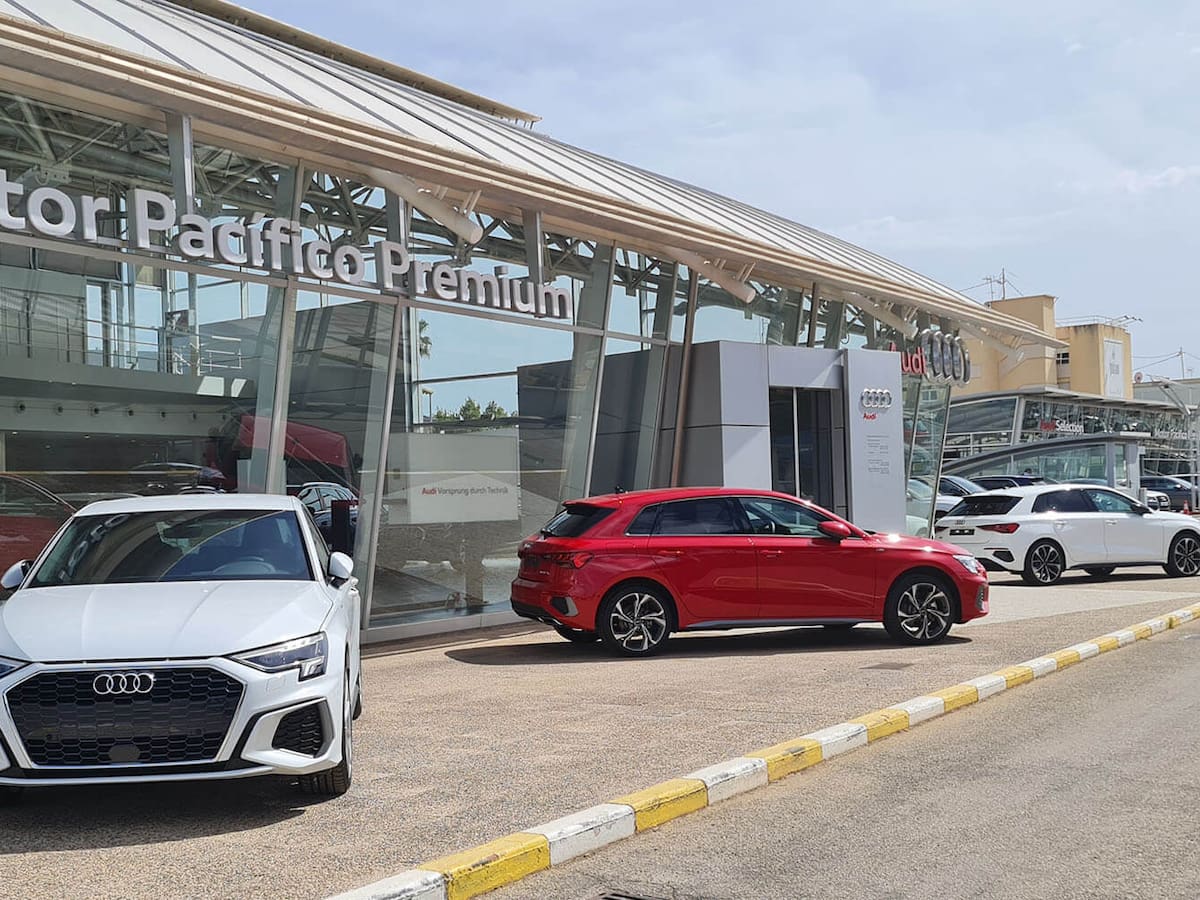 Audi Motor Pacífico celebra su quinto aniversario en Sant Joan d'Alacant con un encuentro institucional y empresarial