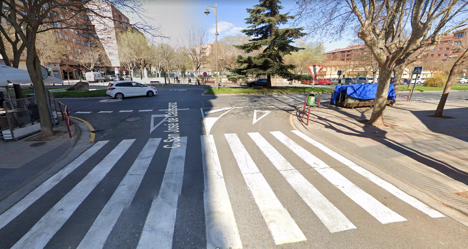 Paso peatonal entre las calles San José de Calasanz y San Millán