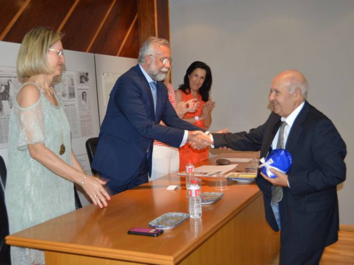 Se dedica una calle a la abogacía del turno de oficio