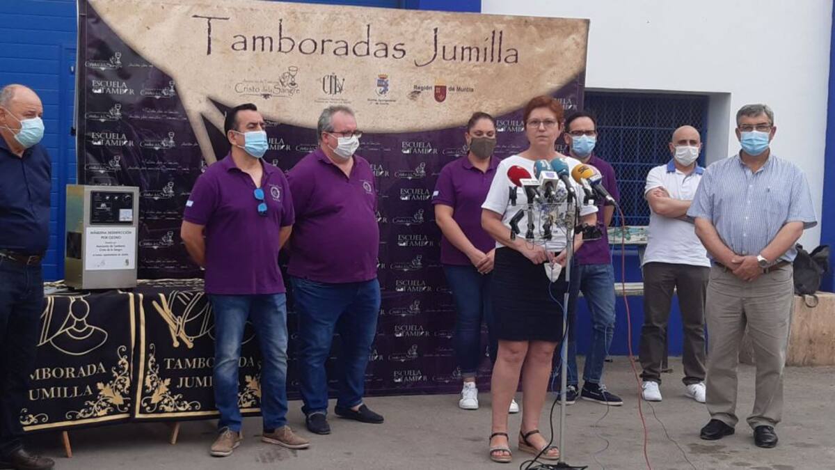 La Asociación de Tambores de Jumilla dona al ayuntamiento una máquina de desinfección por ozono
