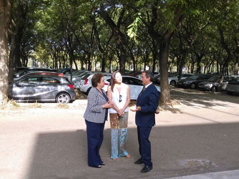 Desde la izquierda: Carmen Castreño, Teresa Sáez y José González