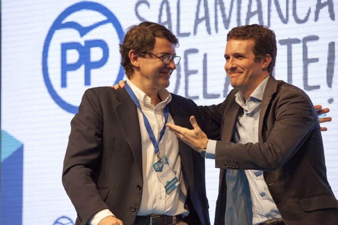 Pablo Casado, en el congreso del PP de Salamanca junto a Alfonso Fernández Mañueco.