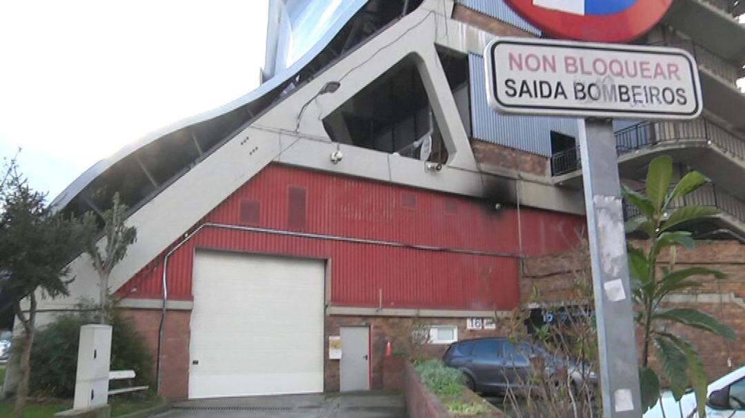 Sólo diez bomberos han trabajado hoy lo que ha obligado a cerrar el parque de Balídos y dejar al de Teis como único operativo