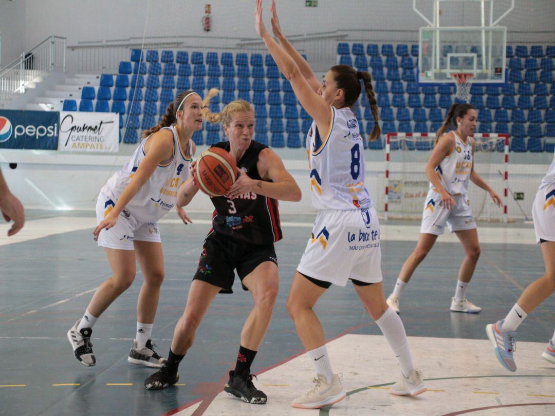 Una de las acciones del partido contra el UCAM.