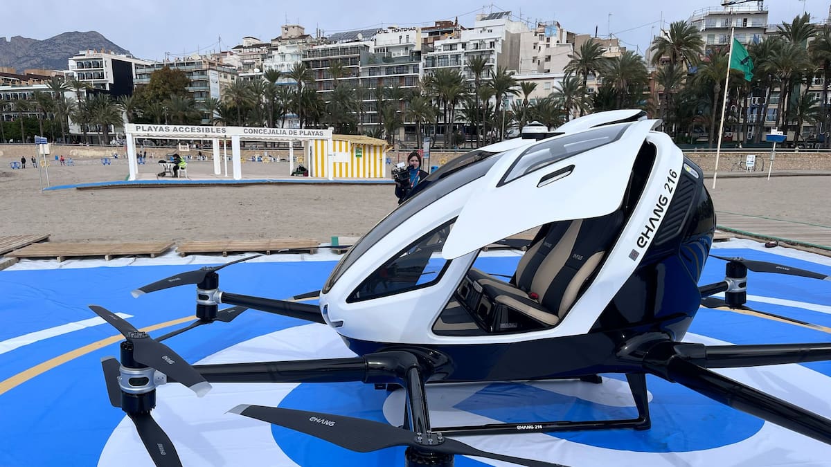 Benidorm, primera ciudad de Europa en probar un dron de transporte de pasajeros