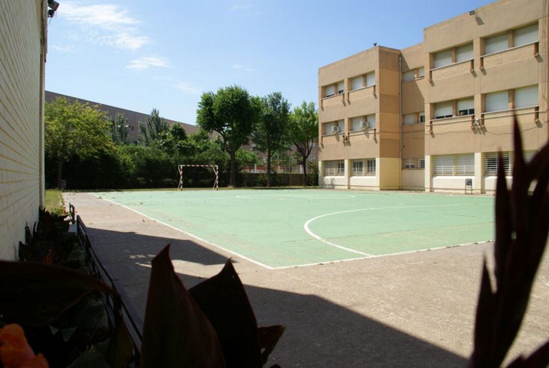 Imatge del pati de l'institut