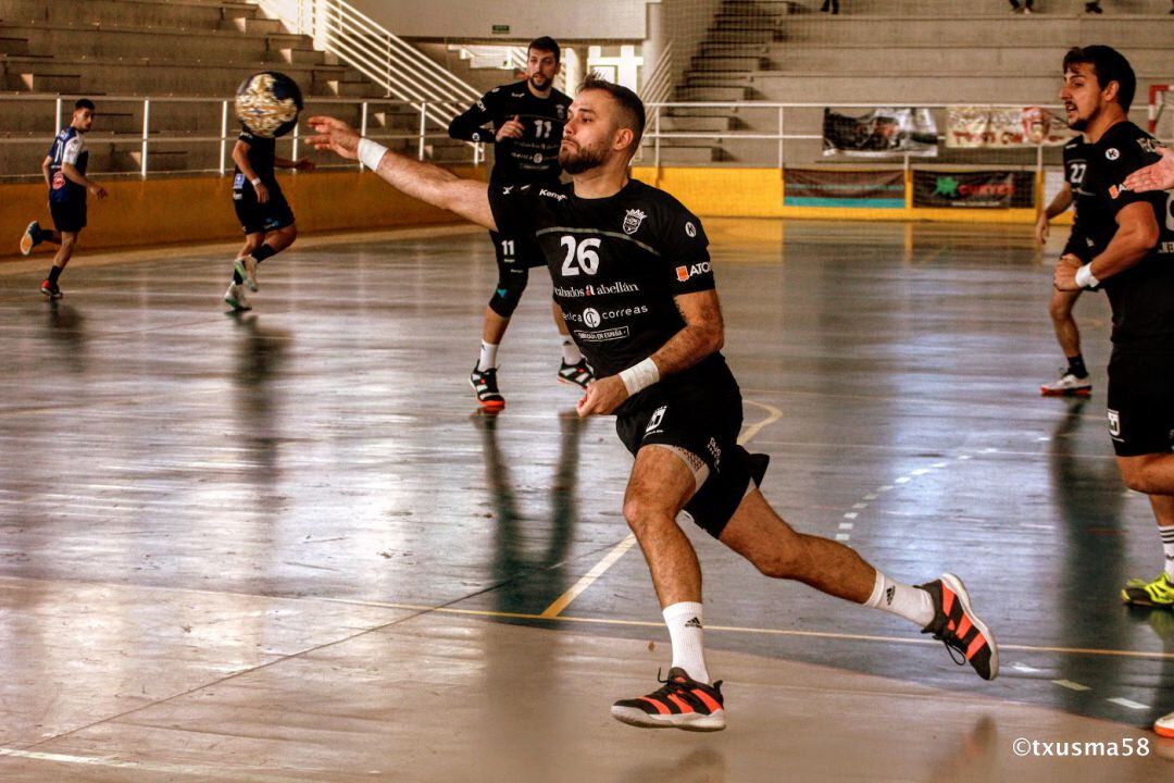 Chema Asencio sitgue siendo un pilar en la plantilla eldense