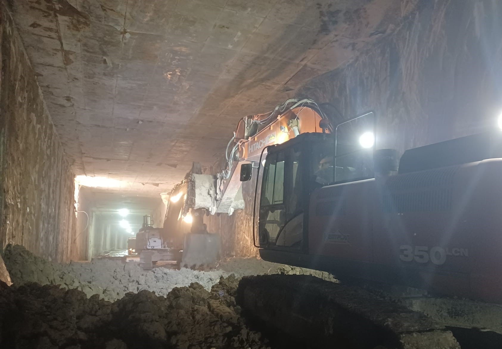 Imagen de mayo de 2023 durante la excavación del túnel en Barriomar, cuando se unieron los dos frentes del tramo de la integración ferroviaria