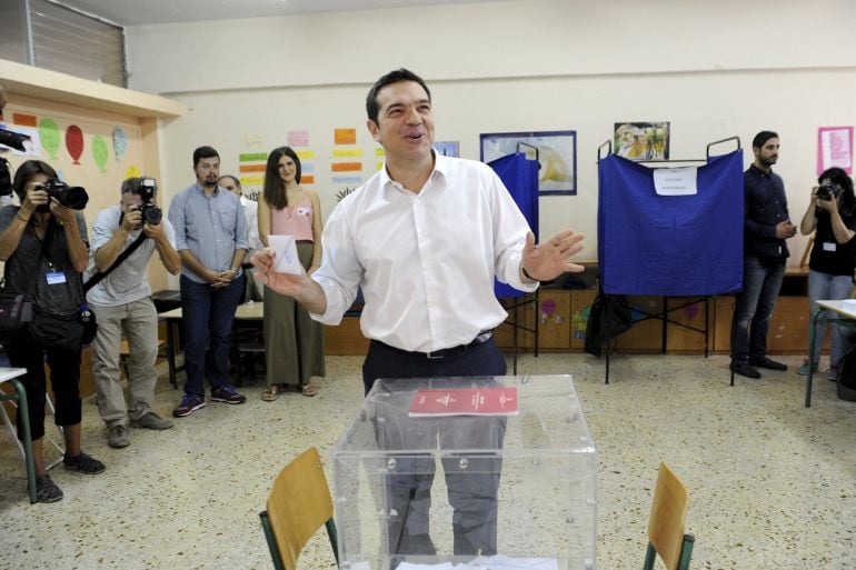 El primer ministro griego y líder de Syriza, Alexis Tsipras, votando en estas nuevas elecciones generales.