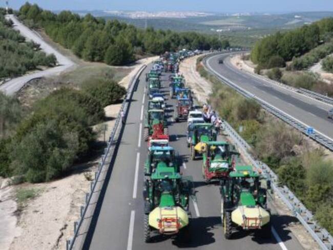 La tractorada ha generado 22 kilómetros de retenciones en las carreteras de la provincia de Córdoba