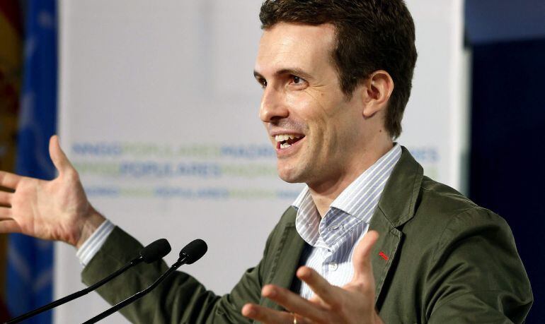 GRA044. EL ESCORIAL (MADRID), 19/07/2015.- El portavoz del PP, Pablo Casado, durante su intervención hoy en la clausura del campus de verano organizado por Nuevas Generaciones de Madrid, en El Escorial. EFE/Angel Díaz