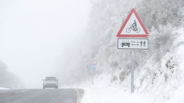Frío gélido, decenas de carreteras afectadas por la nieve y un nuevo aviso de AEMET por la llegada de la borrasca Goretti