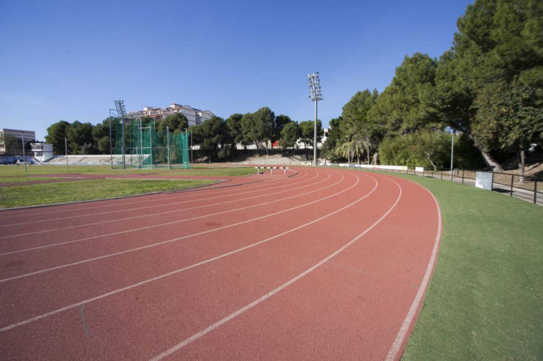 Pista de atletismo del polideportivo de Gandia