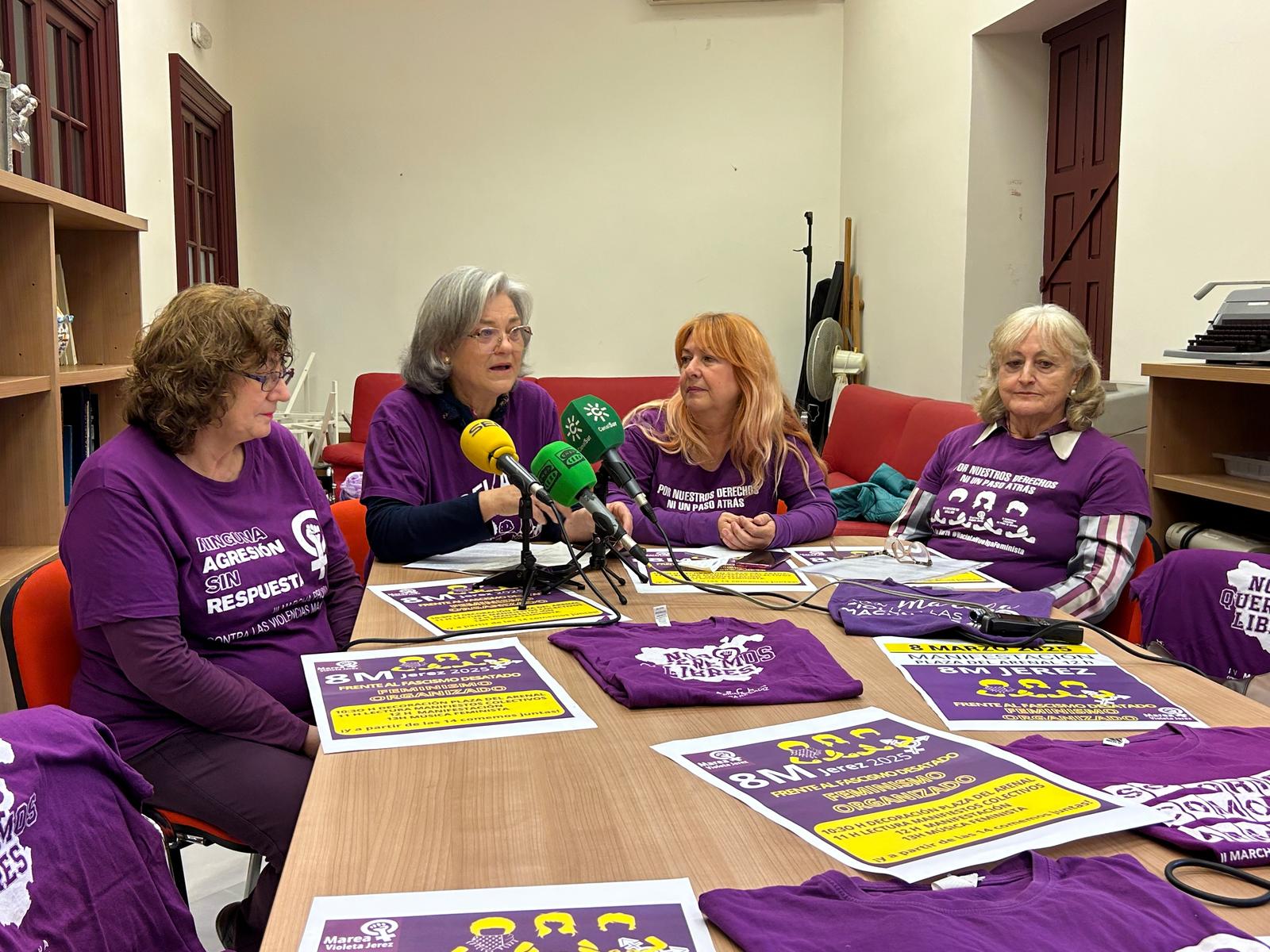 Presentación de los actos del 8M en Jerez a cargo de 'Marea Violeta'