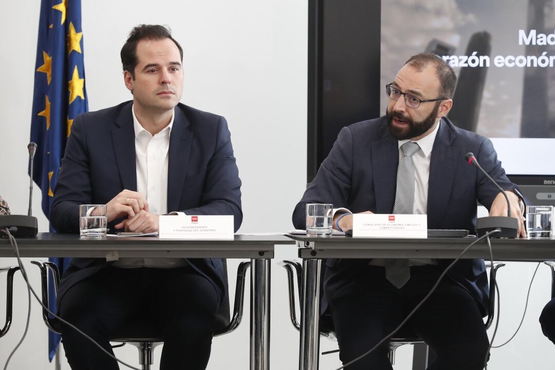 Ignacio Aguado y Manuel Giménez presentan los datos de contabilidad regional