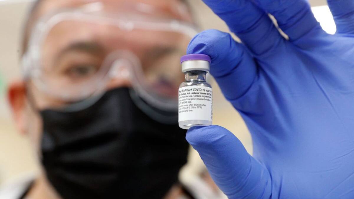 Entrevista a Javier Burgos, director general de Investigación y Alta Inspección de la conselleria de Sanidad sobre la vacuna del coronavirus