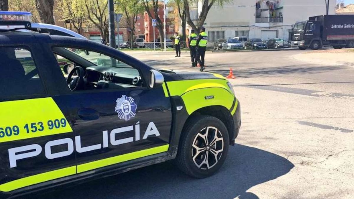 Sergio Neira, edil de Seguridad, y Javier Sánchez, delegado de CSIF en la Policía Local de San Martín de la Vega, repasan su conflicto laboral