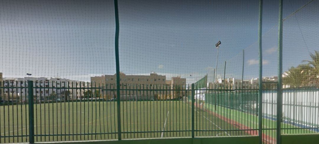 Campo de fútbol de Las Salinas, en Arrecife, uno de los que podría cerrar a partir del 19 de mayo.