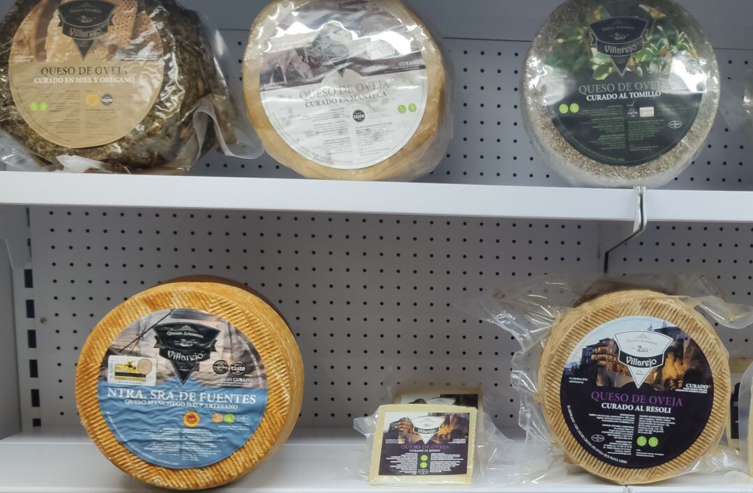 El nuevo queso al resoli se suma a la amplia gama de productos de esta empresa conquense.