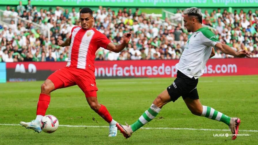 Kaiky ha comenzado la temporada como titular del Almería.