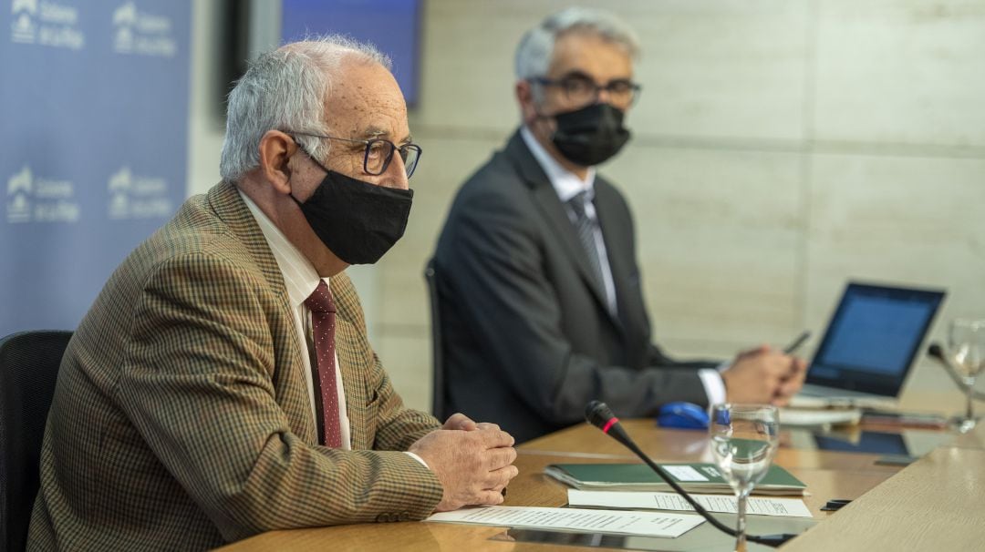 El consejero de Educación, Pedro Uruñuela y el director general de Gestión Educativa, Emilio Izquierdo.