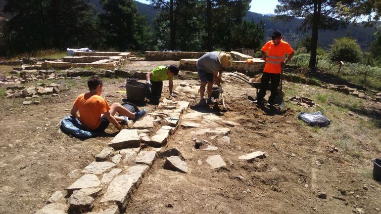 Trabajos en el yacimiento romano de Elexazar